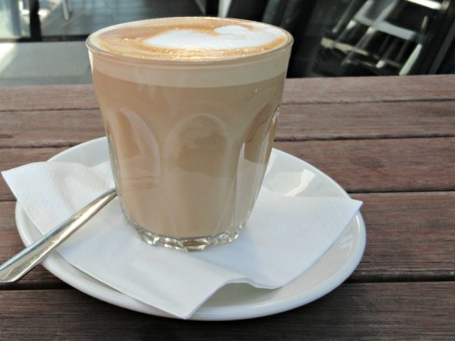 CAFÉ LATTE